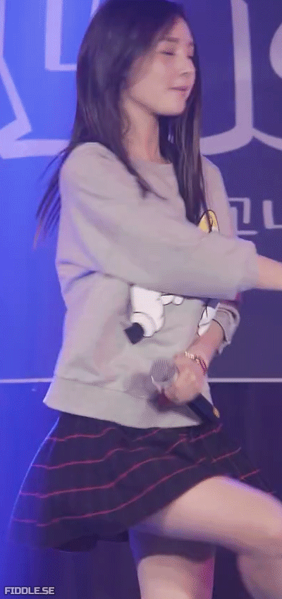 裴佑熙 GIF 背影 热舞 超短裙 翘臀 屁股蛋 肉感 动态